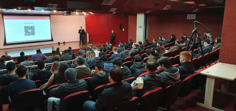 Visionnaire, Bradesco and PUCPR organize a follow-up event for the Talent Attraction and Training Program - Visionnaire | Software Factory